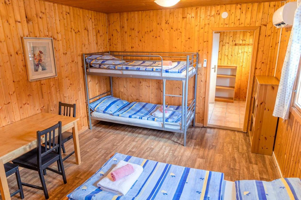 Hotel Cejch - Rekreacni Areal S Restauraci Kněžmost Zewnętrze zdjęcie